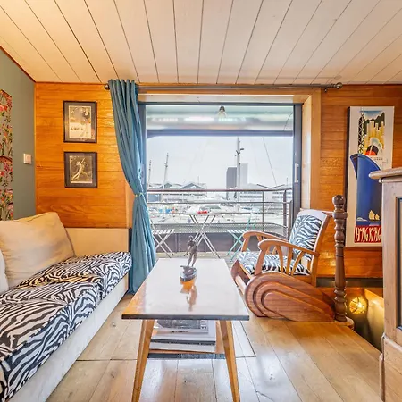 La Petite Annick Hotel en barco