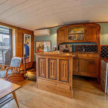 La Petite Annick Hotel en barco Burdeos