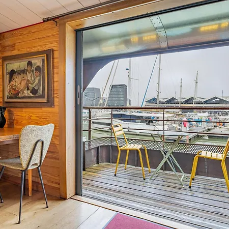 La Petite Annick Hotel en barco 2*