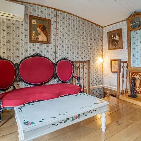 La Petite Annick Hotel en barco