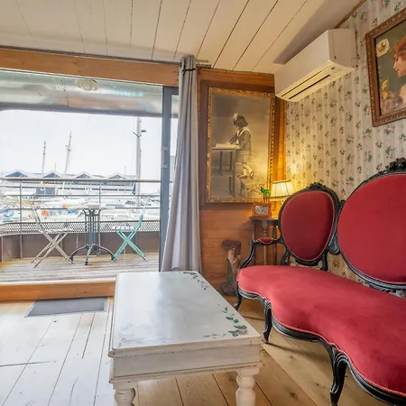 La Petite Annick Hotel en barco 2*